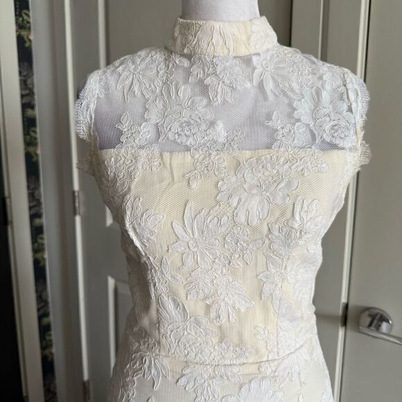 Alexis White and Ivory Lace Bridal Mock Turtleneck Sleeveless Maxi Dress Size XS - Picture 3 of 10
